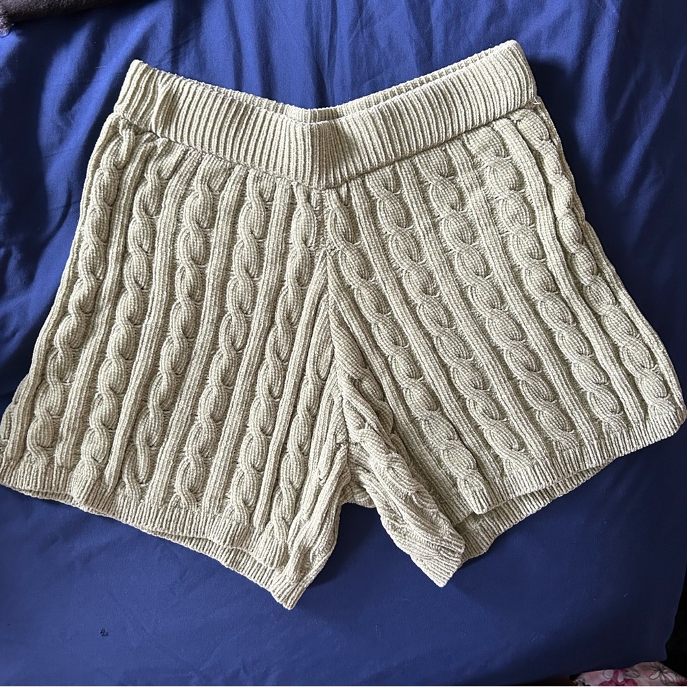 Cable Knit Light Green Shorts
